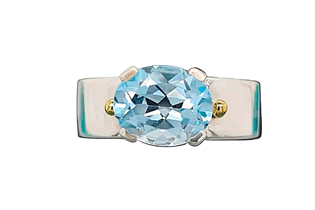 Bold shape. Cool blue glow 💙 A high quality cut blue topaz set in sterling silver with a strong claw setting, wide band and a subtle gold